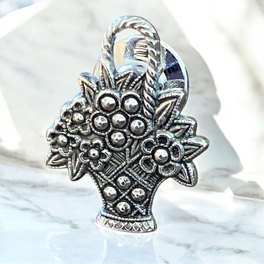 Vintage Avon Silver‑Tone Floral Basket Brooch | 1970s–1980s